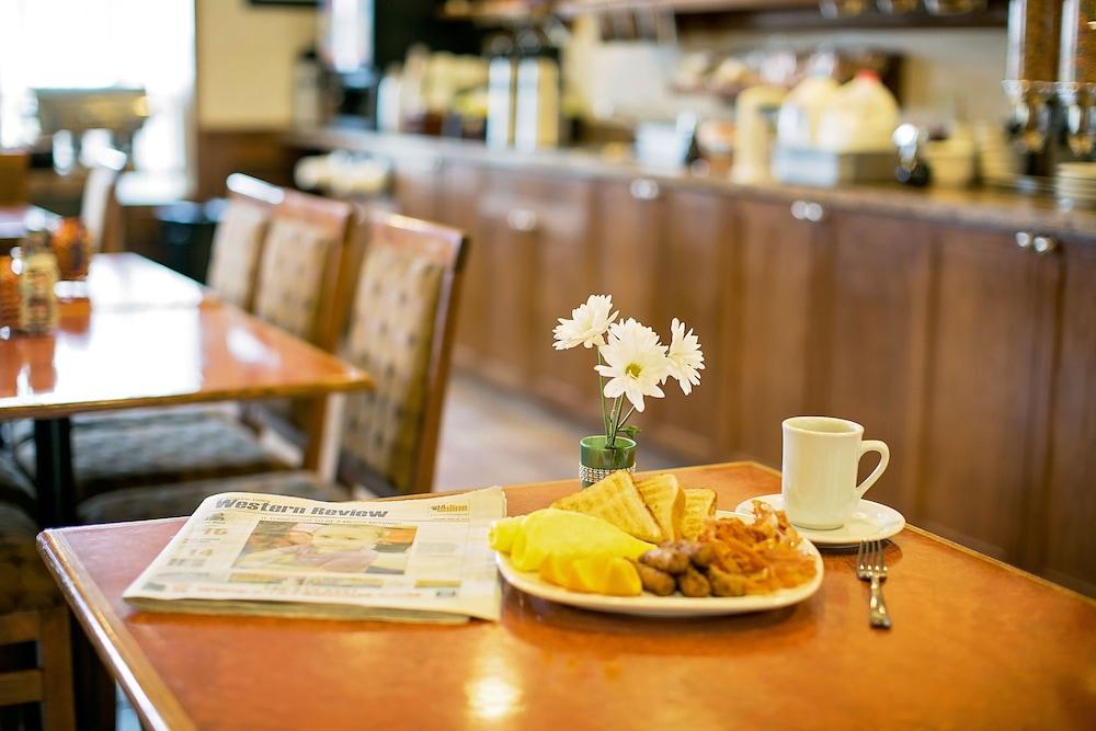 Service Plus Inns & Suites Drayton Valley Exteriör bild